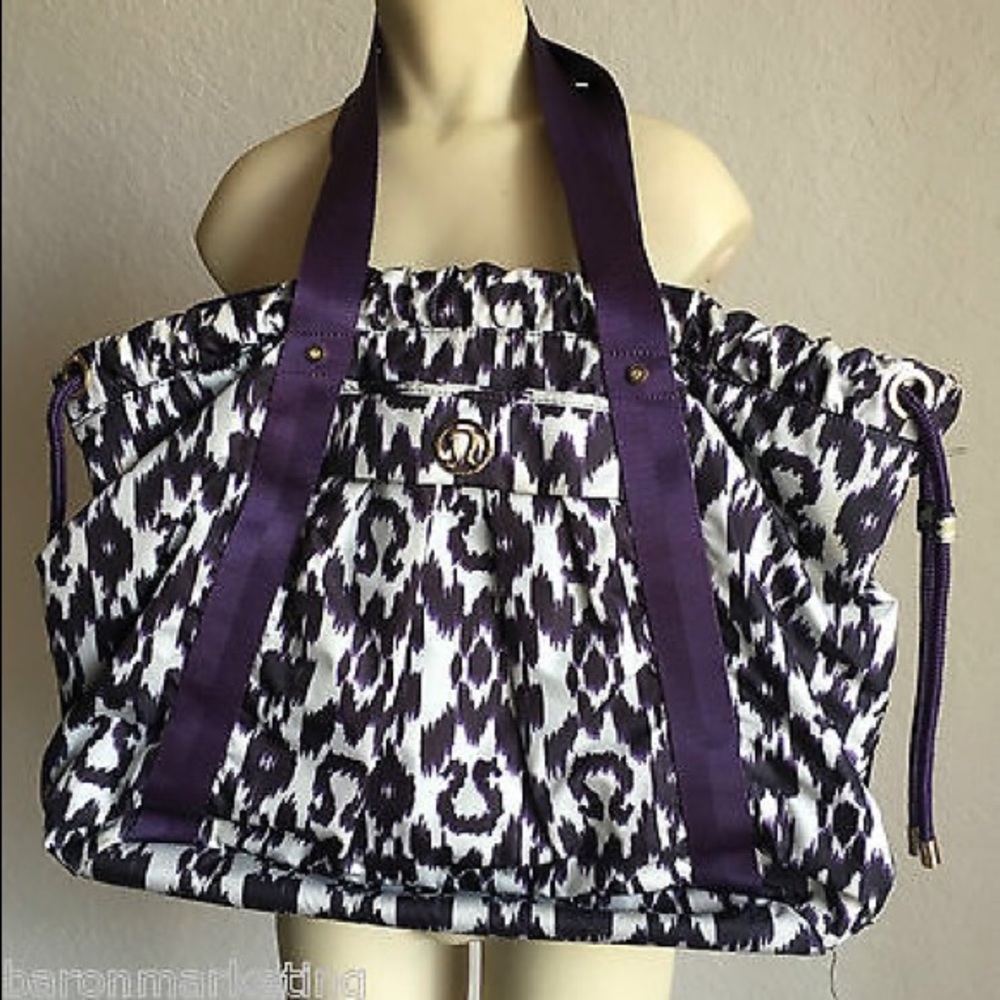 Lululemon effortless bag
